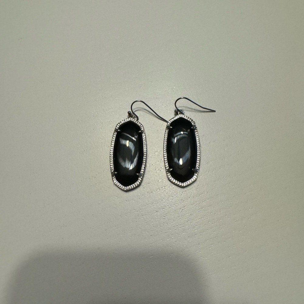Kendra Scott Elle Silver Drop Earrings in Black